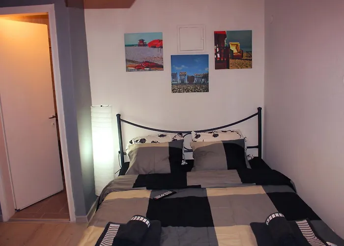Impeccable 1-Bedroom Apartment Center